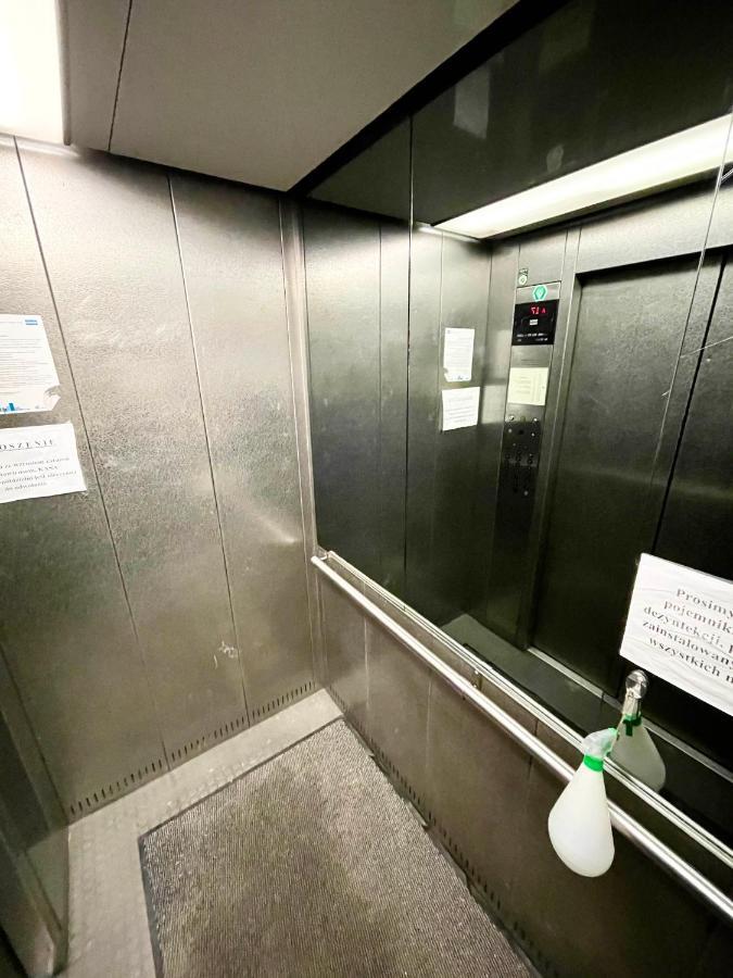Super Apartament BLUE Ścisłe Centrum Dwie Linie Metra Netflix WiFi 300 Mbs Panorama Miasta Warschau Exterior foto